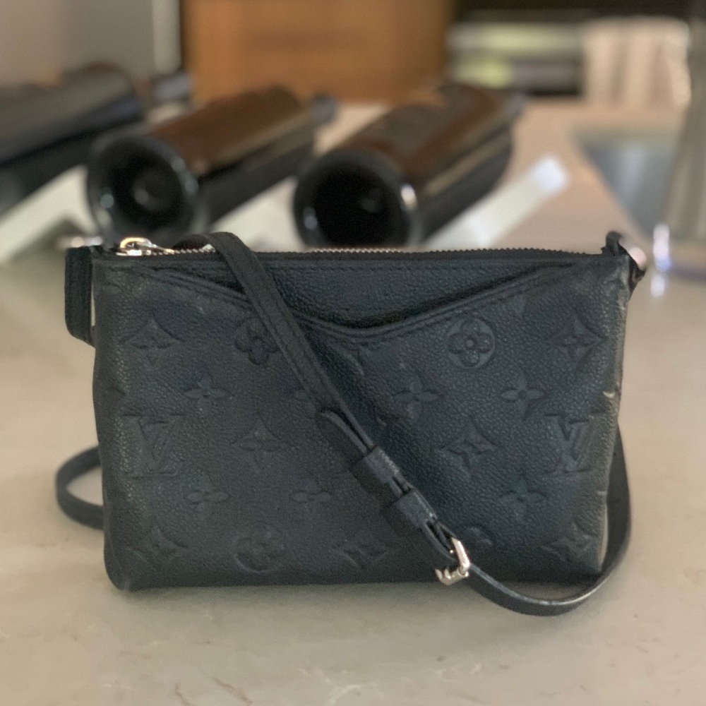 Louis Vuitton Pochette Pallas BB Black